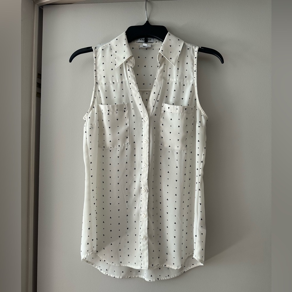Express Slim Portofino Sleeveless Button Down Blouse. Size Small Petite